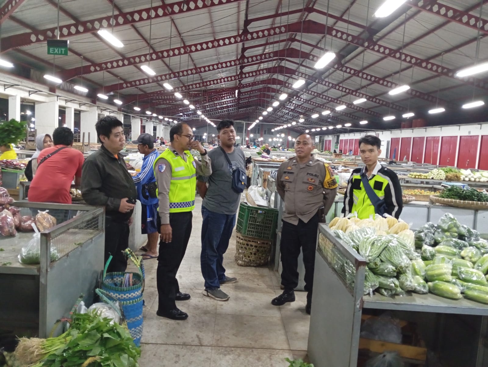 Polsek Purwokerto Timur Polresta Banyumas Perkuat Pengawasan Pasar, Cegah Uang Palsu Beredar