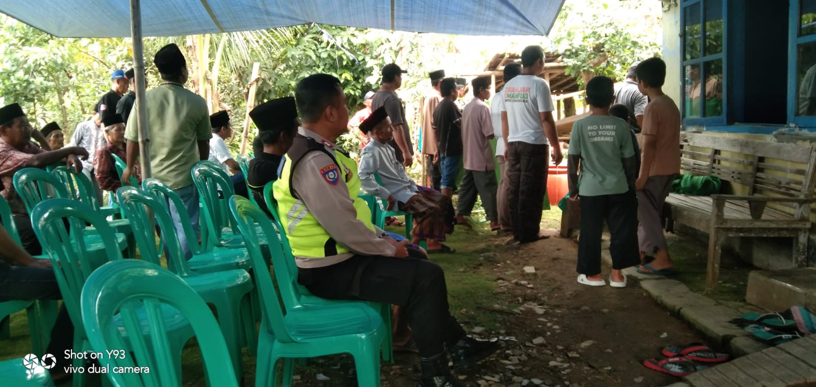 Wujud Empati, Bhabinkamtibmas Polsek Kemranjen Polresta Banyumas Melayat Warga Binaan