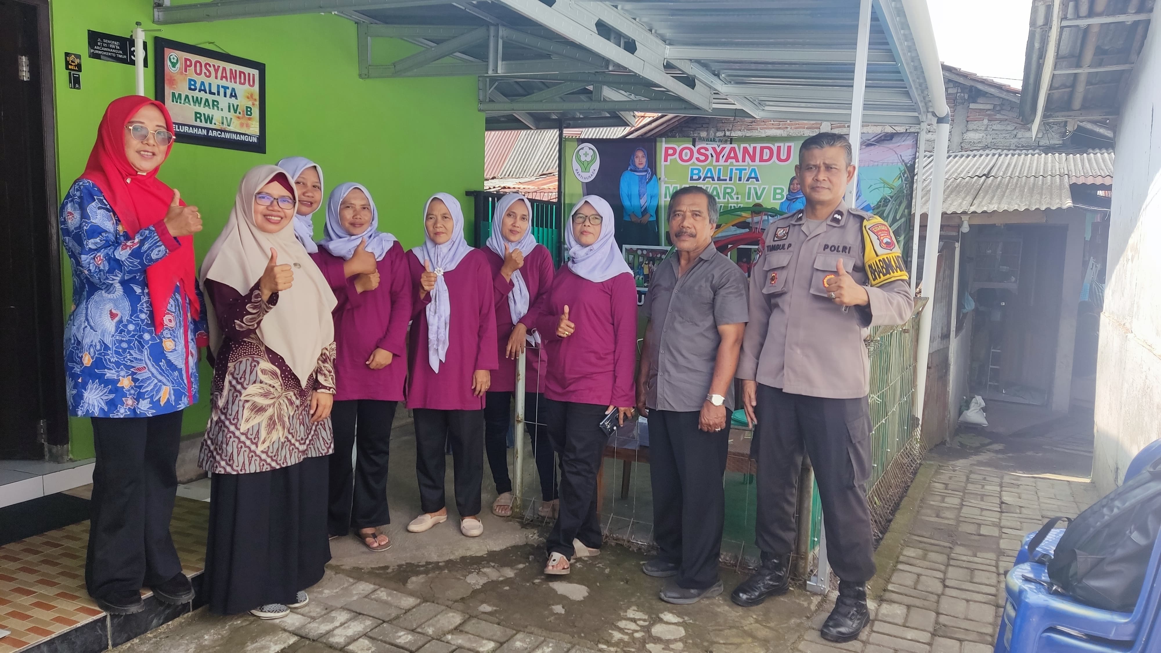 Dukung Kesehatan Balita, Bhabinkamtibmas Polsek Purwokerto Timur Polresta Banyumas Pantau Pemberian Vitamin A di Posyandu