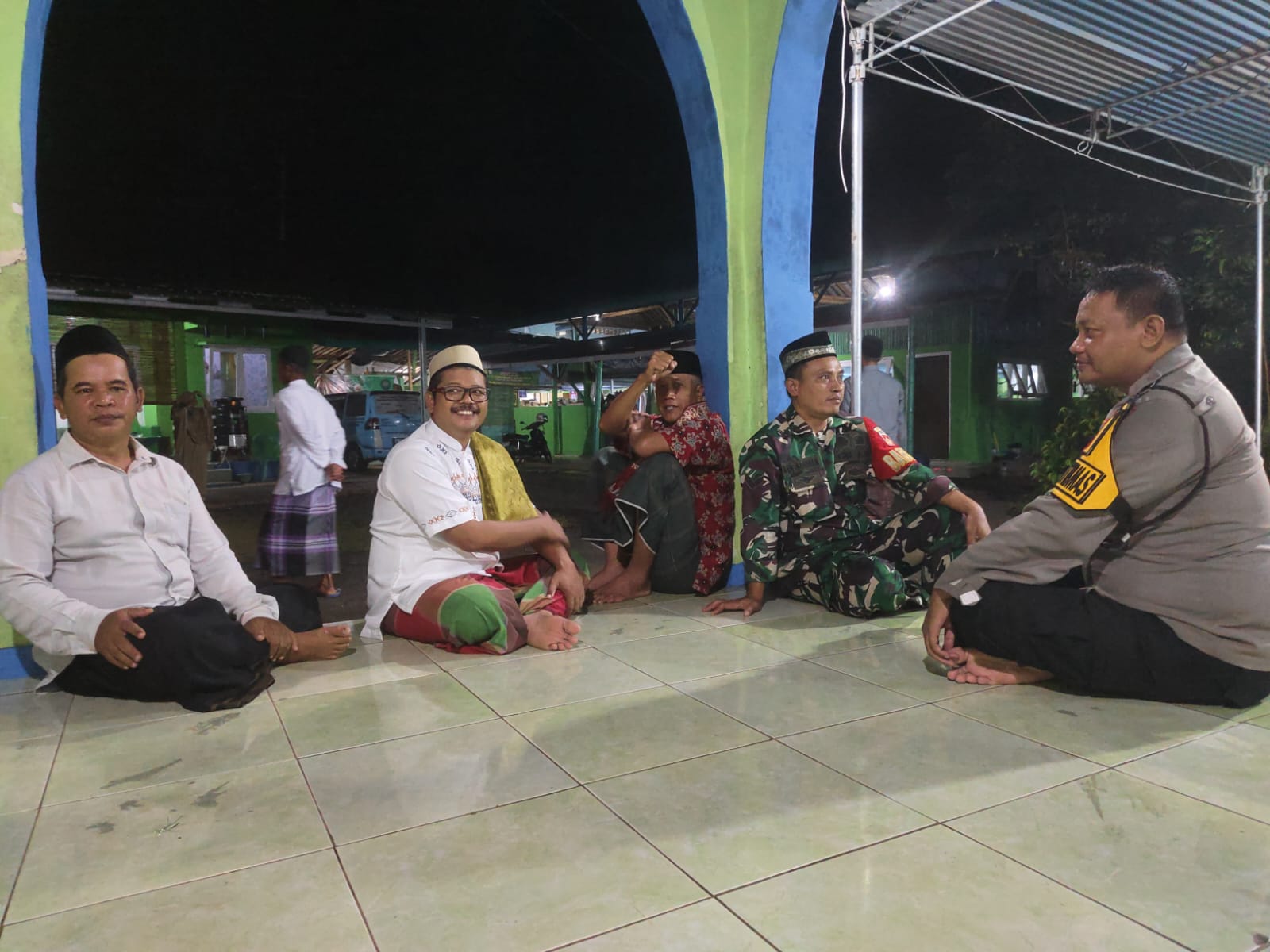 Tarling di Cihonje, Bhabinkamtibmas Polsek Gumelar Polresta Banyumas Ajak Warga Aktifkan Siskamling