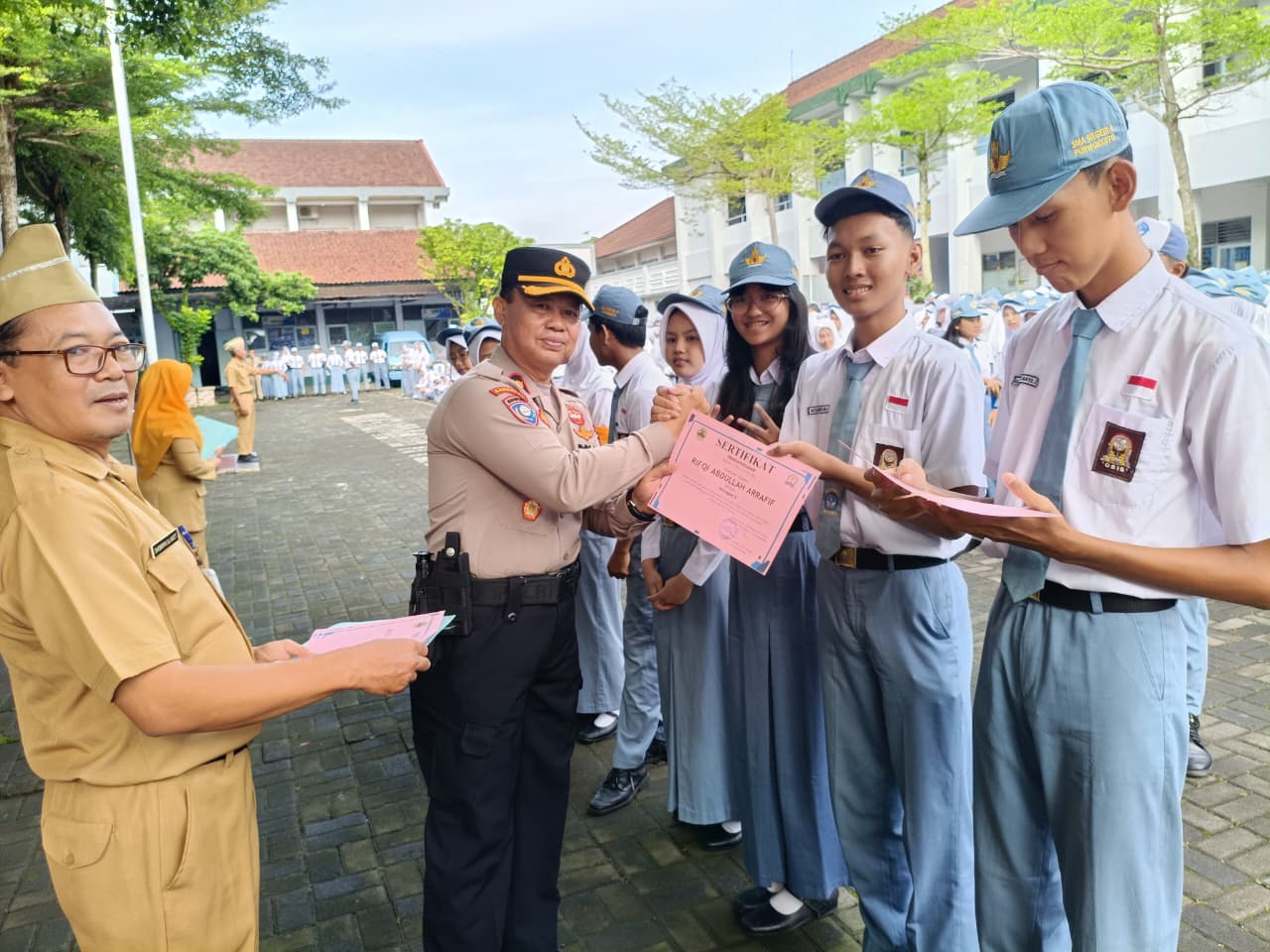 Sat Binmas Polresta Banyumas Hadir Di SMAN 4 Purwokerto, Bangun Karakter Pelajar Sejak Dini