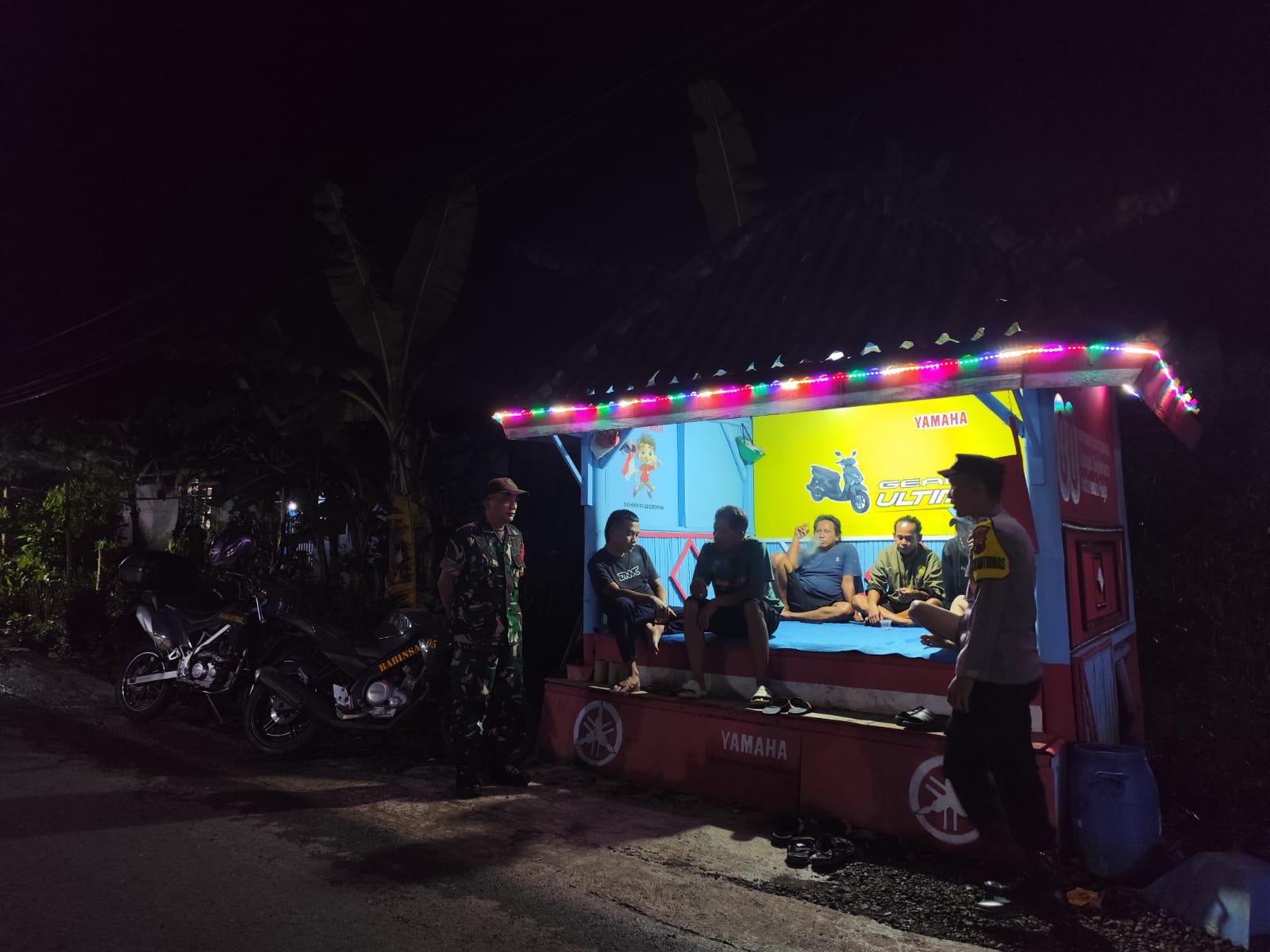 Jelang Ramadhan, Bhabinkamtibmas Polsek Jajaran Polresta Banyumas Sambangi Satkamling Beri Edukasi Kamtibmas