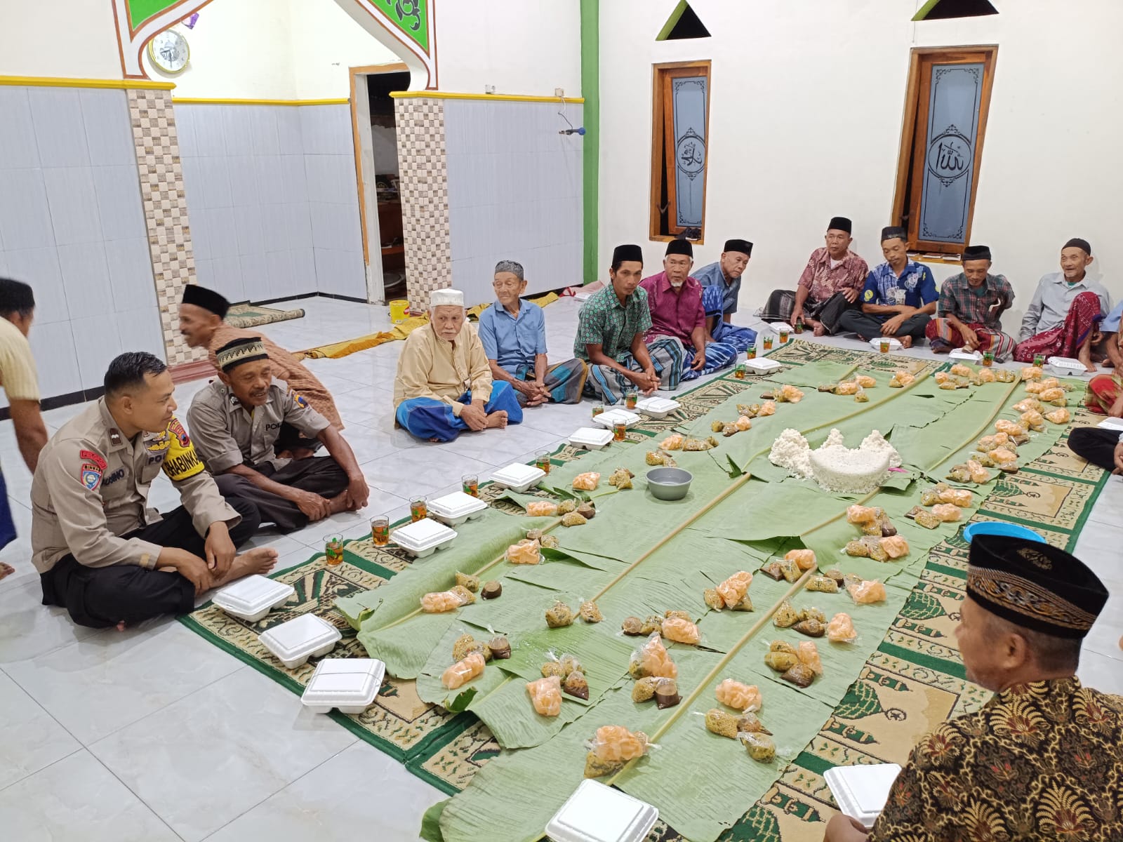 Bhabinkamtibmas Patikraja Polresta Banyumas Binluh Jamaah Mushola Nurul Huda